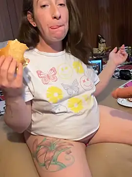 Mini And The Bear online show from March 7, 2026, 7:19 pm