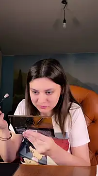 Snapshot of NinaVI chatting on December 15, 2024, 6:48 pm NinaVI online show from December 15, 2024, 6:48 pm