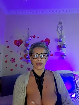 BellaBellaHot online show from October 26, 2025, 11:21 am