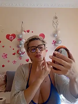 BellaBellaHot online show from October 21, 2025, 9:09 am