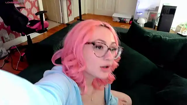 ashleyblaydex online show from July 25, 2026, 2:34 pm