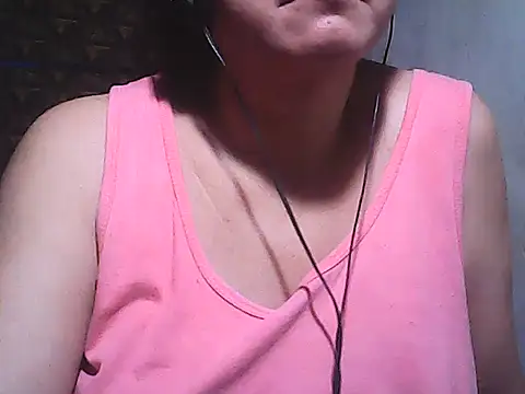 sweetsosie18 online show from February 5, 2026, 8:37 pm