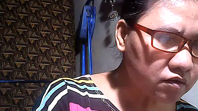 sweetsosie18 online show from April 16, 2026, 8:04 am