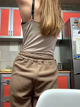 Snapshot of SeducingYoghourt chatting on January 19, 2025, 3:42 pm SeducingYoghourt online show from January 19, 2025, 3:42 pm