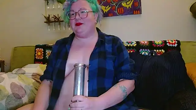 Snapshot of PotOfGreer chatting on January 19, 2025, 10:49 pm PotOfGreer online show from January 19, 2025, 10:49 pm