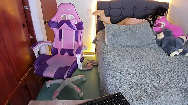 saphira owen online show from March 13, 2025, 4:34 pm