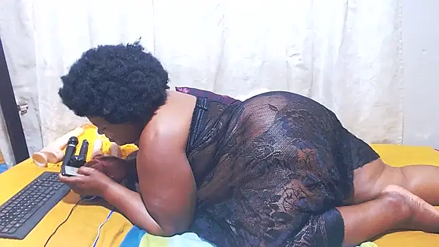 MatureBootyBabe4Uxx online show from February 26, 2026, 1:11 pm