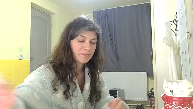 Snapshot of MercyLove chatting on February 13, 2026, 3:23 pm MercyLove online show from February 13, 2026, 3:23 pm