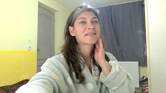 Snapshot of MercyLove chatting on February 15, 2026, 10:03 am MercyLove online show from February 15, 2026, 10:03 am