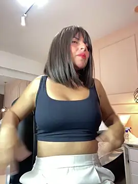 Snapshot of ROSE__15 chatting on February 16, 2026, 11:53 am ROSE 15 online show from February 16, 2026, 11:53 am