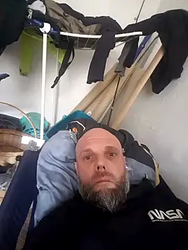 Snapshot of Ladyshaker82 chatting on February 26, 2025, 12:27 pm Ladyshaker82 online show from February 26, 2025, 12:27 pm