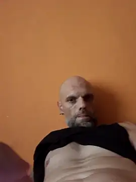 Snapshot of Ladyshaker82 chatting on November 1, 2025, 2:55 pm Ladyshaker82 online show from November 1, 2025, 2:55 pm