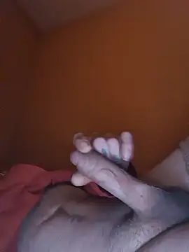 Snapshot of Ladyshaker82 chatting on January 13, 2026, 6:28 am Ladyshaker82 online show from January 13, 2026, 6:28 am