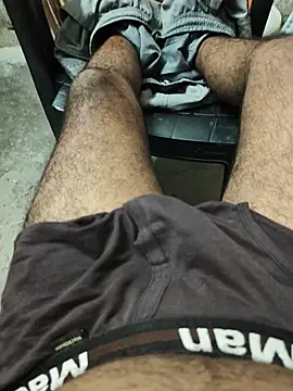 24HOTBOY25 online show from May 28, 2026, 6:47 pm