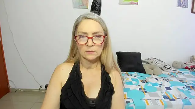 Snapshot of D-yanamilf chatting on September 20, 2025, 9:42 pm D-yanamilf online show from September 20, 2025, 9:42 pm