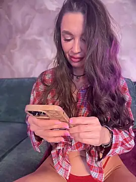 Emma Catt online show from May 4, 2026, 3:32 am