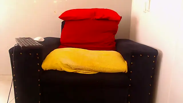 zuluboyxx online show from July 18, 2026, 7:50 am