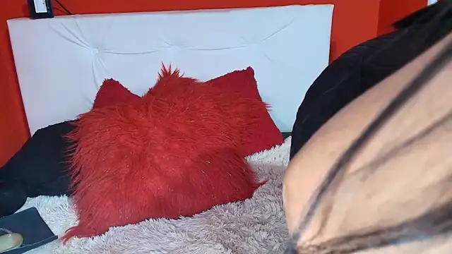 Tania mature online show from November 6, 2025, 7:51 pm