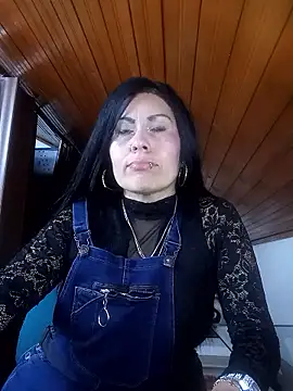 Tania mature online show from April 15, 2026, 5:17 pm