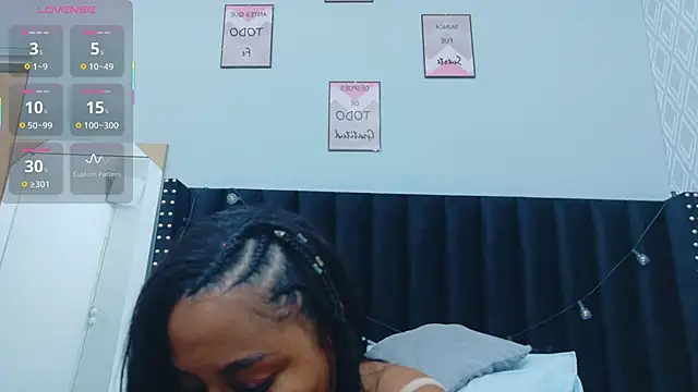 colombiamommy online show from November 14, 2025, 12:20 pm