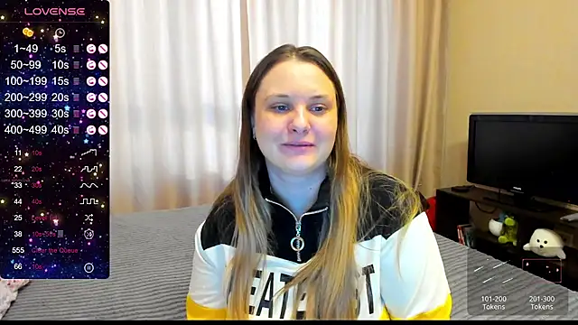 Snapshot of AlanaBrox chatting on February 28, 2025, 1:14 pm AlanaBrox online show from February 28, 2025, 1:14 pm