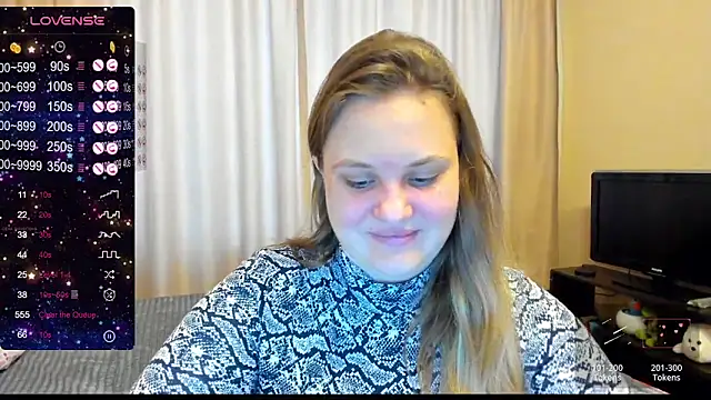 Snapshot of AlanaBrox chatting on January 13, 2025, 10:47 am AlanaBrox online show from January 13, 2025, 10:47 am