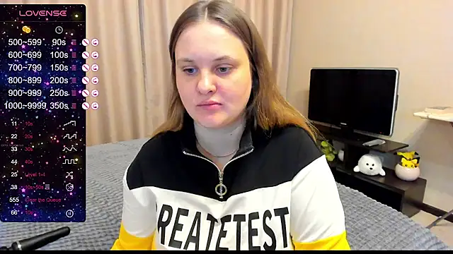 Snapshot of AlanaBrox chatting on February 9, 2025, 2:40 pm AlanaBrox online show from February 9, 2025, 2:40 pm