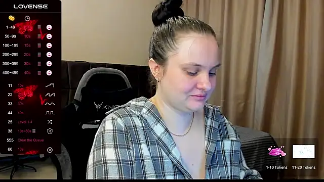 AlanaBrox online show from December 22, 2025, 4:29 pm