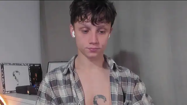 Nicky neal online show from December 6, 2024, 1:46 am