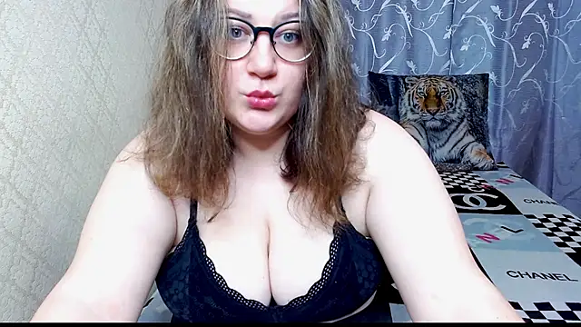 Sindy Jeniceee online show from June 3, 2026, 4:01 pm