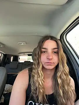 DoriDeluxe66 online show from May 22, 2026, 12:58 pm