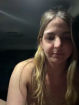 DoriDeluxe66 online show from April 17, 2026, 10:45 pm