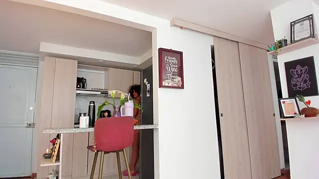 karlye 5 online show from March 20, 2025, 5:04 pm