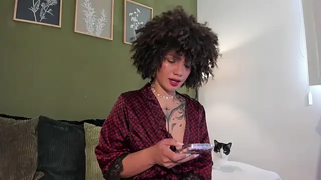 karlye 5 online show from September 16, 2025, 2:29 pm