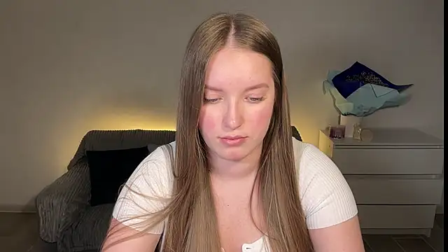 Snapshot of EvaMaddison chatting on February 27, 2026, 8:08 pm EvaMaddison online show from February 27, 2026, 8:08 pm