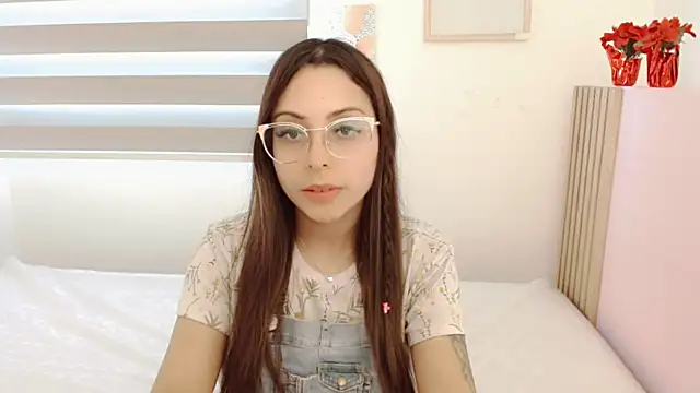 Snapshot of Elen__Sweet chatting on March 6, 2025, 8:27 pm Elen Sweet online show from March 6, 2025, 8:27 pm