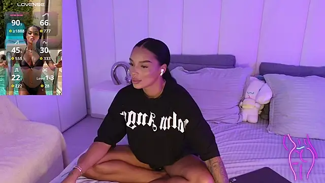 KimiBrown online show from September 30, 2025, 10:21 am