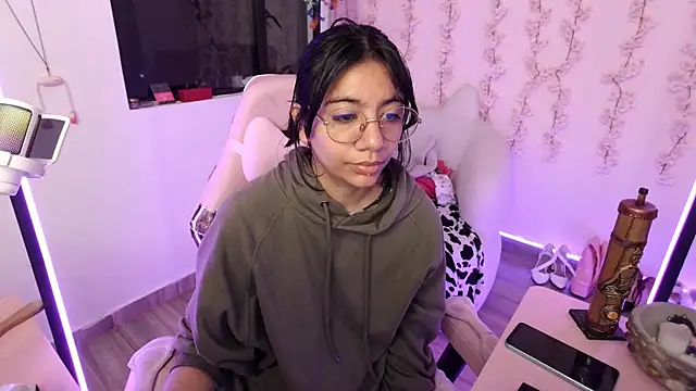 Nami usagi online show from January 13, 2026, 3:05 pm