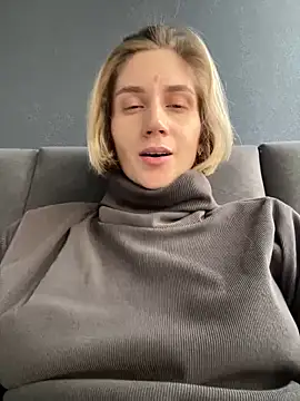 Snapshot of Feral_berry_8133 chatting on December 21, 2024, 10:39 am Feral berry 8133 online show from December 21, 2024, 10:39 am