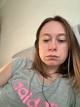 Snapshot of BrookeEvans chatting on September 19, 2025, 5:33 am BrookeEvans online show from September 19, 2025, 5:33 am