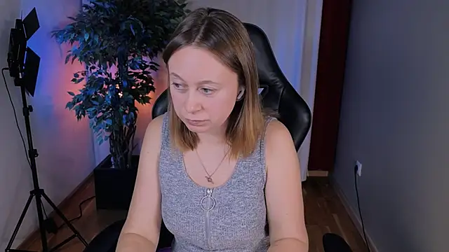 Snapshot of BrookeEvans chatting on October 8, 2025, 8:53 pm BrookeEvans online show from October 8, 2025, 8:53 pm