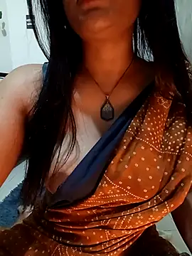 Snapshot of RadhaBabe chatting on February 16, 2026, 12:59 pm RadhaBabe online show from February 16, 2026, 12:59 pm