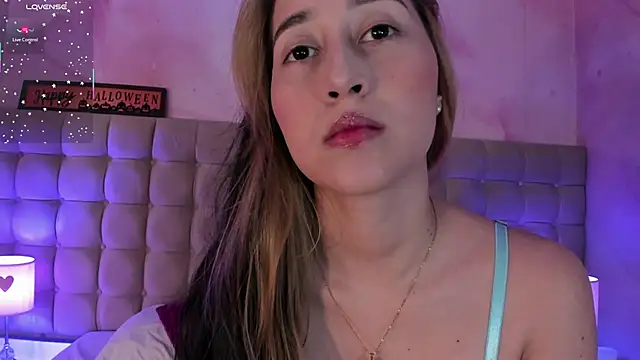 Snapshot of Abby_Sweet1_ chatting on October 10, 2025, 11:33 am Abby Sweet1  online show from October 10, 2025, 11:33 am