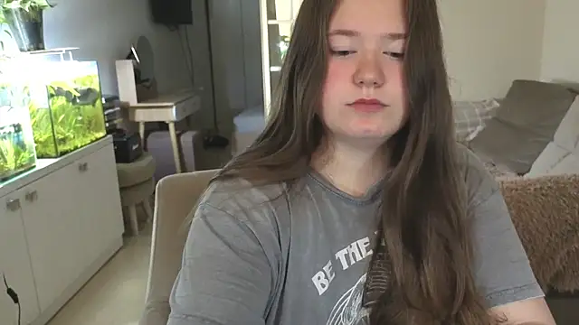 remirann  online show from November 2, 2025, 5:23 am