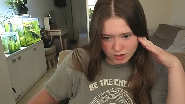 remirann  online show from November 6, 2025, 12:42 pm