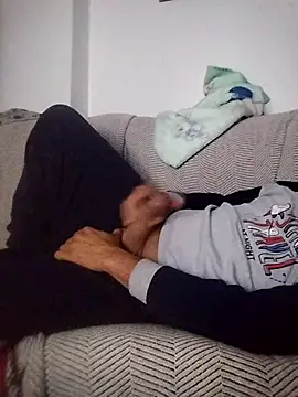 juandi21cm online show from November 30, 2025, 10:32 pm