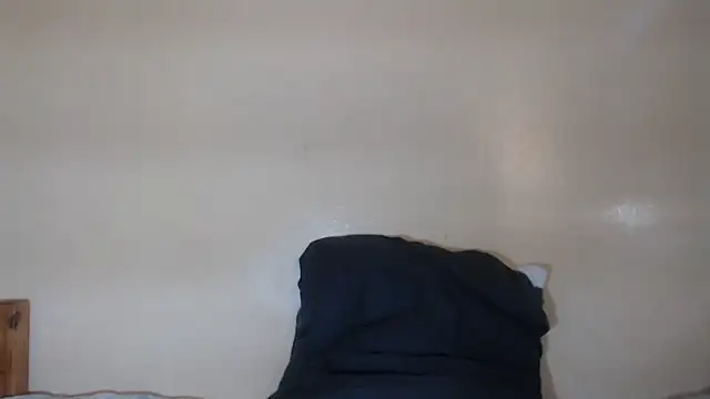 Snapshot of Sweetslender chatting on November 13, 2025, 5:11 am Sweetslender online show from November 13, 2025, 5:11 am