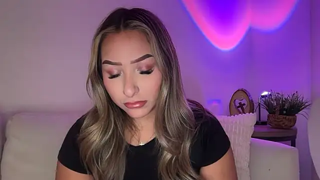 lustfulsmiles online show from May 22, 2026, 12:47 pm