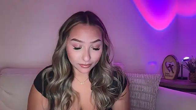 lustfulsmiles online show from May 28, 2026, 12:00 pm
