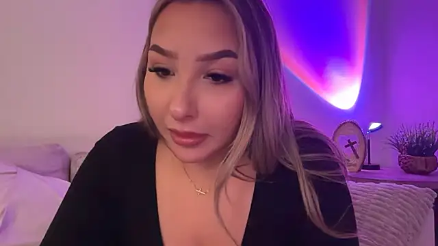 lustfulsmiles online show from April 30, 2026, 12:01 pm
